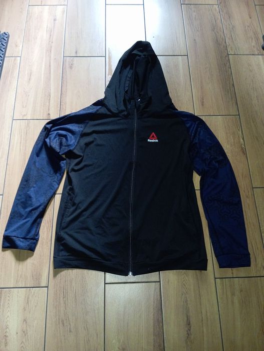 Спортивный костюм .