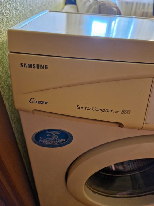 Продам пральну машинку Samsung Sensor Compact S803J в гарному стані!
