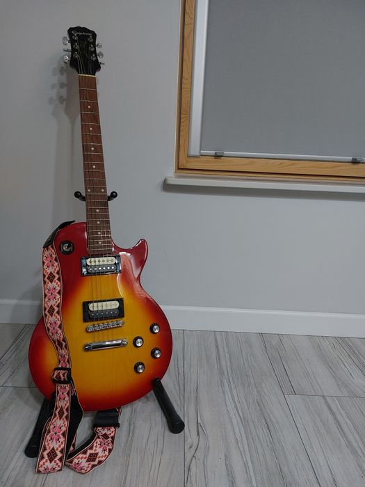 Gitara elektryczna Epiphone les Paul studio E1 HS cherry sunburst
