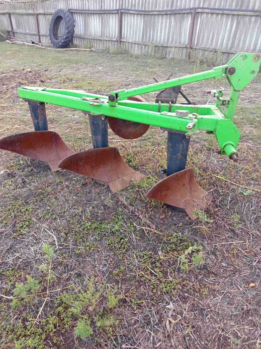 Плуг польський Bomet 3-25