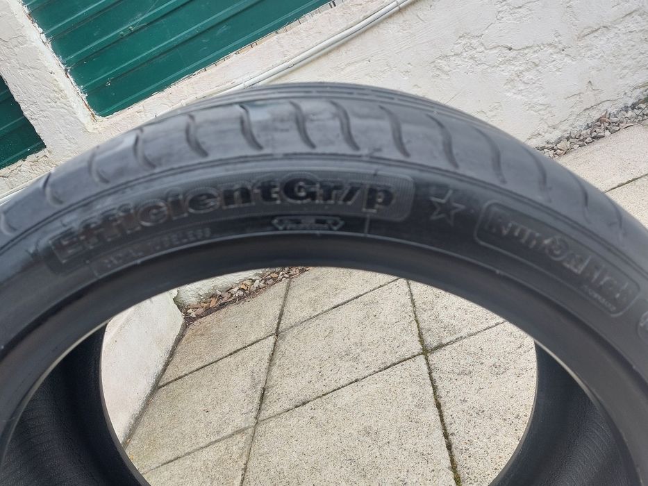 Pneus Goodyear RunFlat 225R18 e 255R18 (usados).