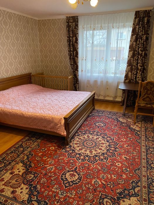 Продається житловий будинок у Закарпатті , м. Берегове .