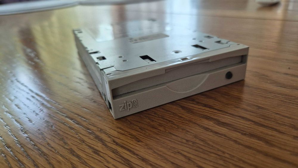 IOmega Z250atapi ZIP 250MB IDE 3.5''