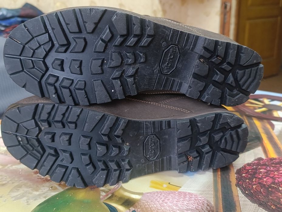 Продам чоловічі черевики