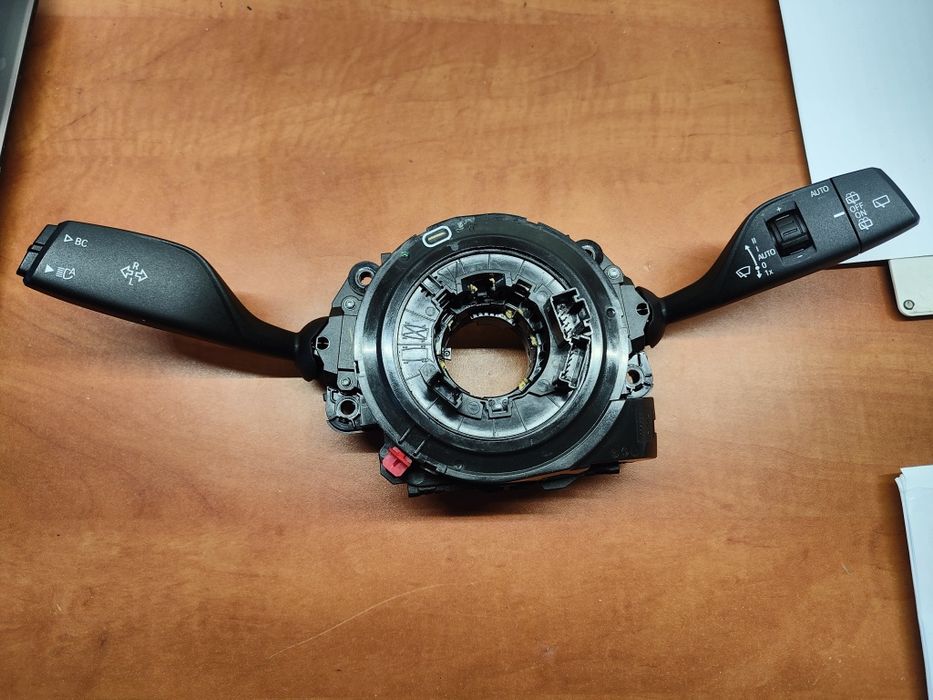 Коммутационный центр в рулевой колонке