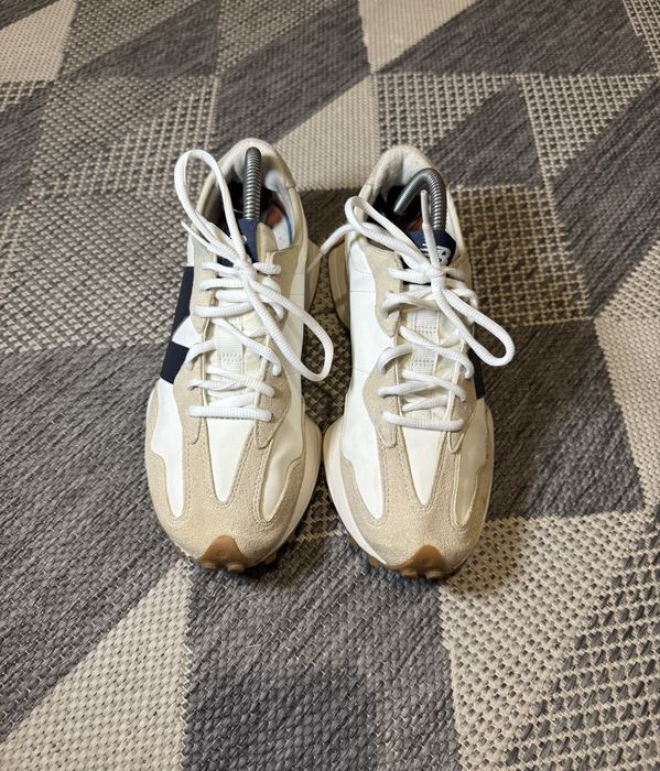 Оригінальні жіночі кросівки New Balance 327