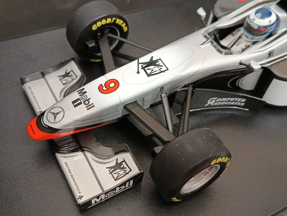 F1 1:18 McLaren MP4/12 Hakkinen Minichamps