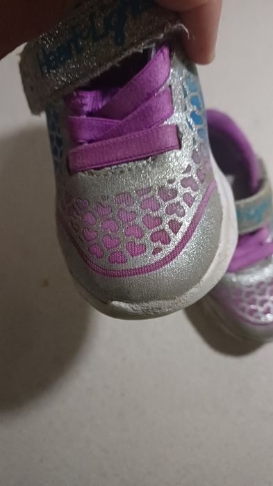swiecace buty polecam