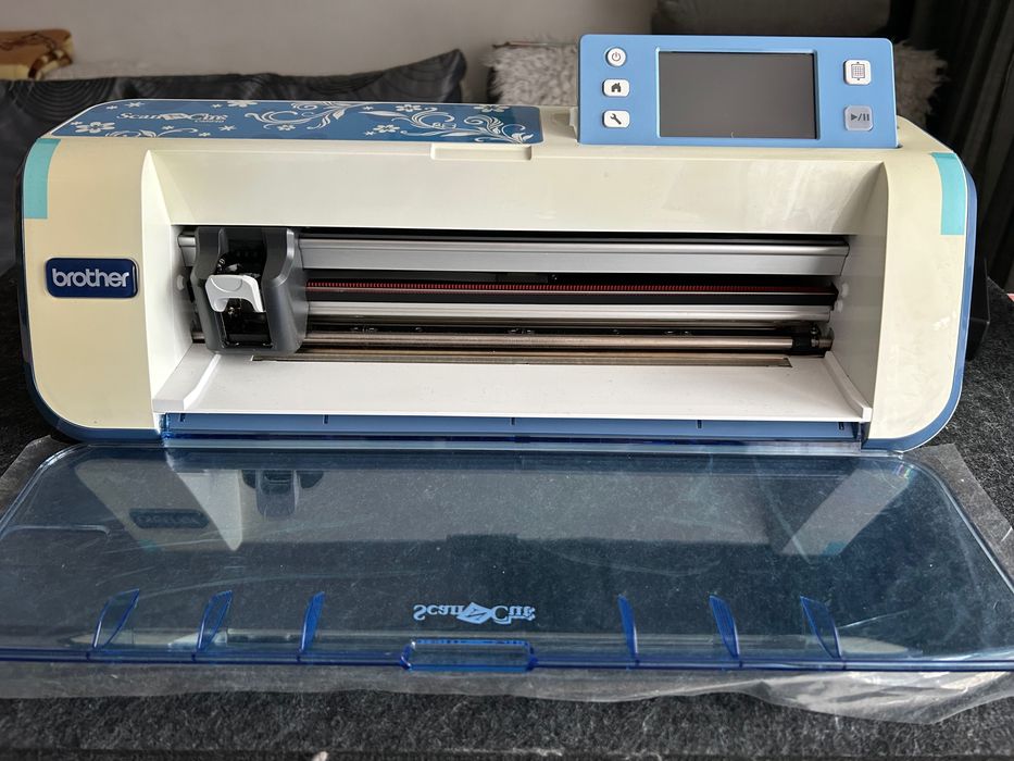 Ploter Brother CM840 ScanNCut – NOWY (tylko przetestowany) + komplet