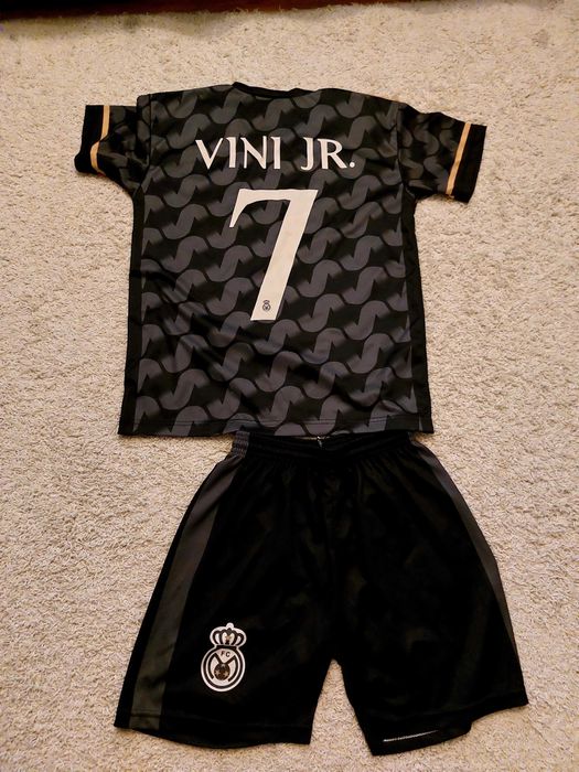 Strój sportowy piłkarski Vini jr. 7 r 158