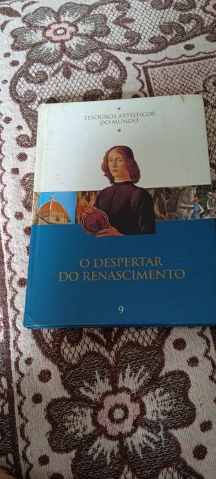 Livros á venda antigos