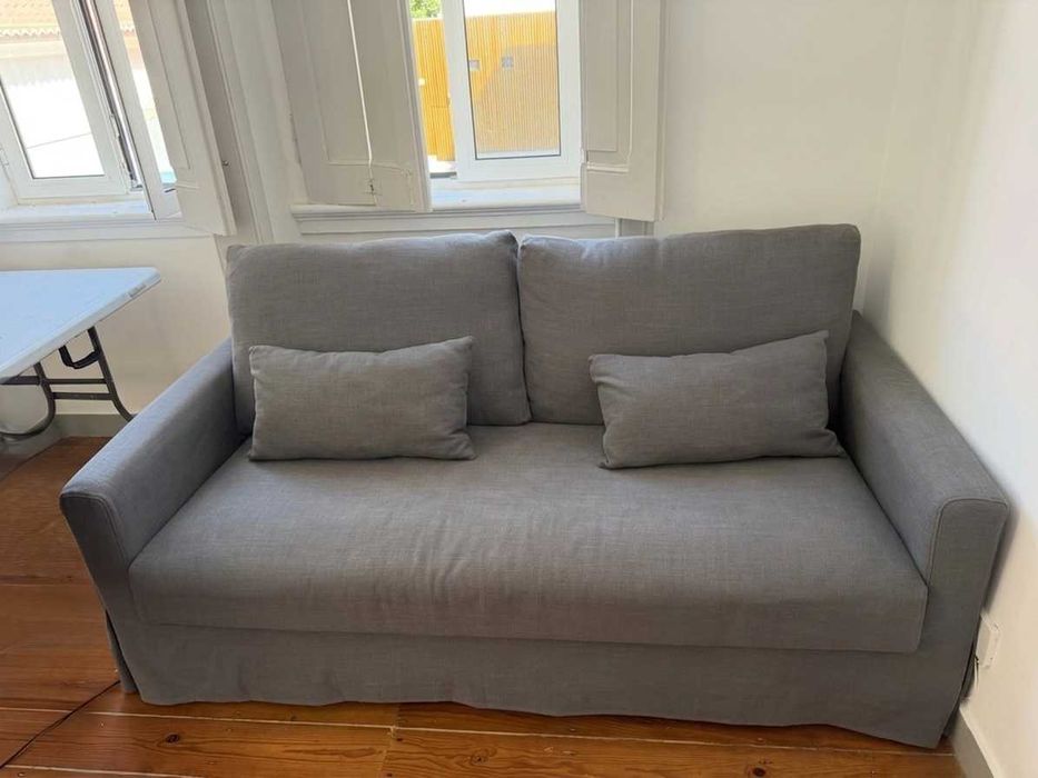 Sofá IKEA HYLTARP de 2 lugares