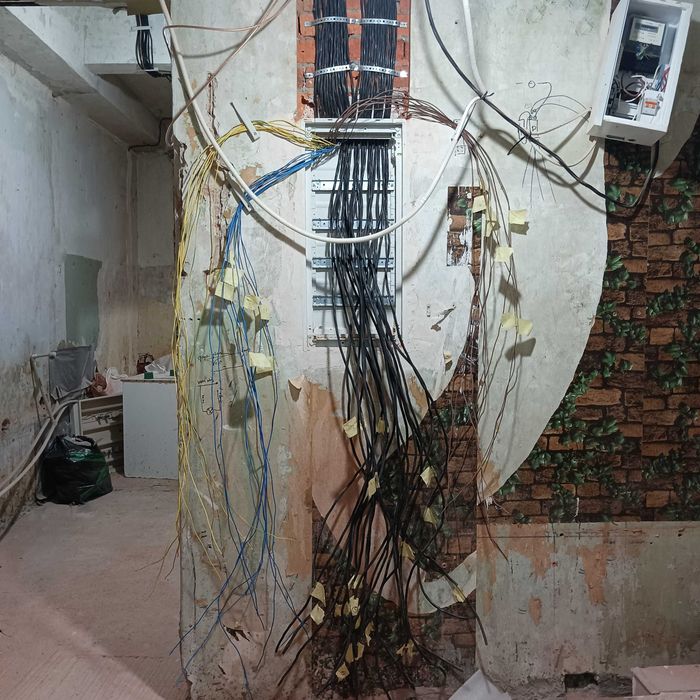 D1A Продам 2 кім. квартиру метро Наукова, вул. Кримська 8,