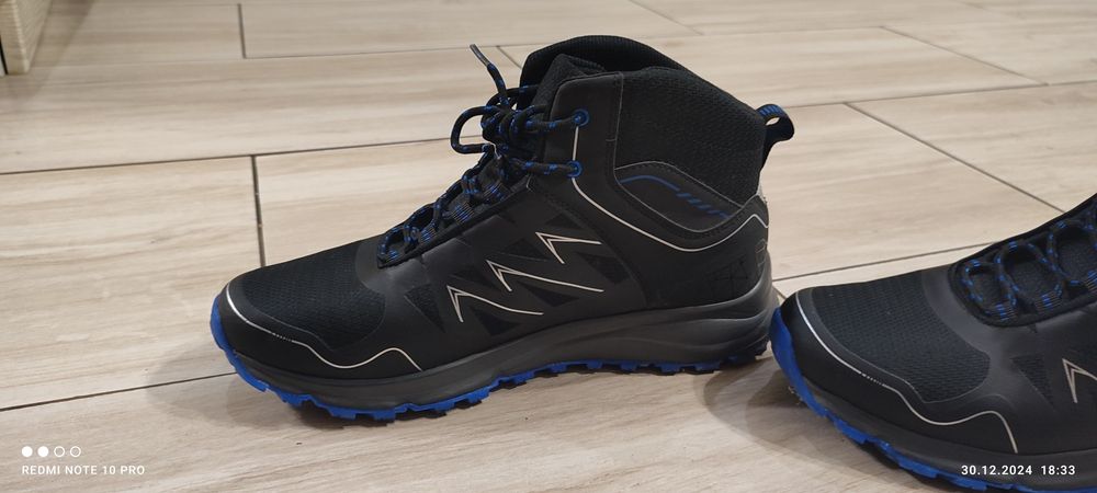 Кросівки весна-осінь