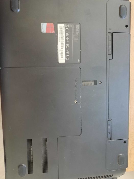 Sprzedam laptopa Samsung NP270E5E