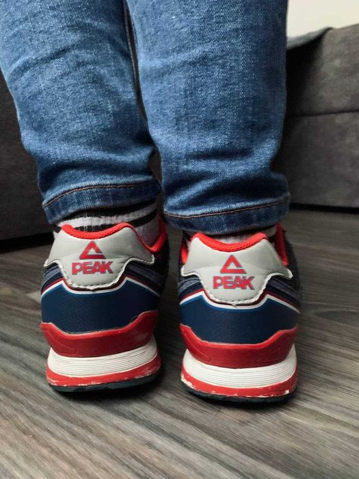 Кросівки PEAK + шнурки у подарунок