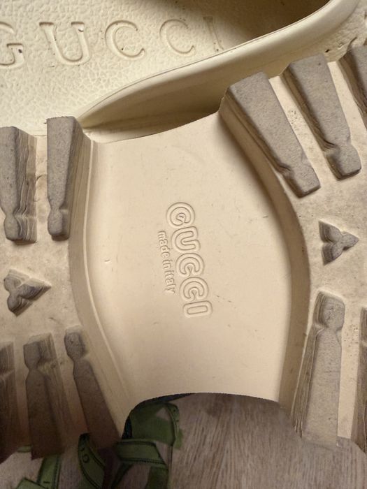 Klapki Gucci GG Rubber Slides – kremowe roz 37