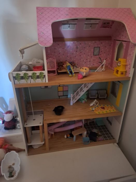Casa de bonecas  usada