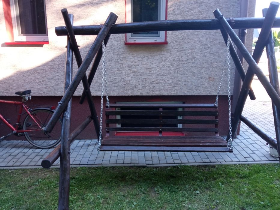 Huśtawka ogrodowa drewniana