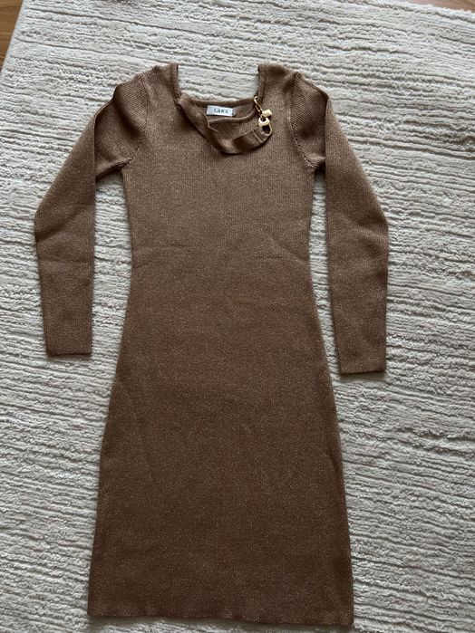 Сукня в ідеальному стані ( одягнена 2 рази)