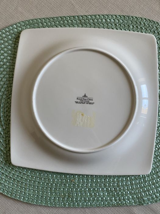 Conjunto pratos novos Loja do Gato Preto