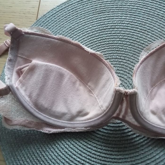 Biustonosz push up, koronkowy Esotiq 70D