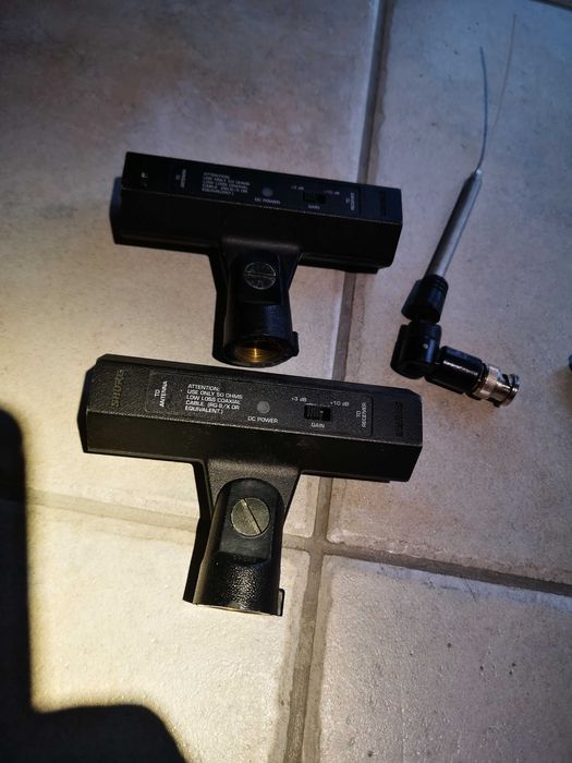 Wzmacniacz do mikrofonu Shure AU830A antena wtyczki