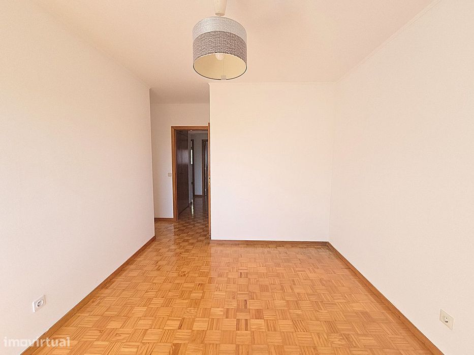 MONTE DA CAPARICA - T3 com Parqueamento