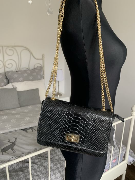 Cholewiński skórzana torebka elegancka na złotym łańcuszku