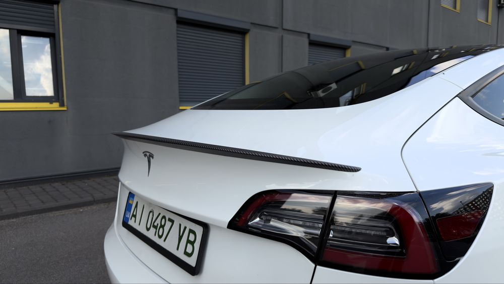 Tesla Model 3 - 2022 рік - Long Range Dual Motor