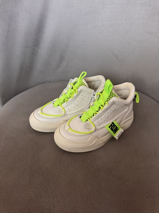 Дитячі кросівки на весну 29 розмір, устілка 18,5 см. Ботинки на весну