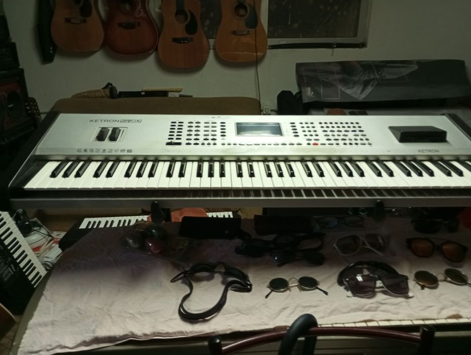 Órgão ketron sd1 bom estado