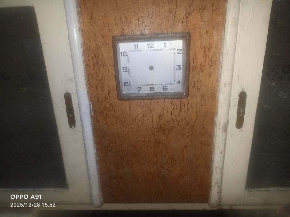 Nadstawka starego kredensu