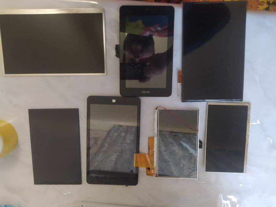 Дисплеи с телефона и планшеты  одним лотом