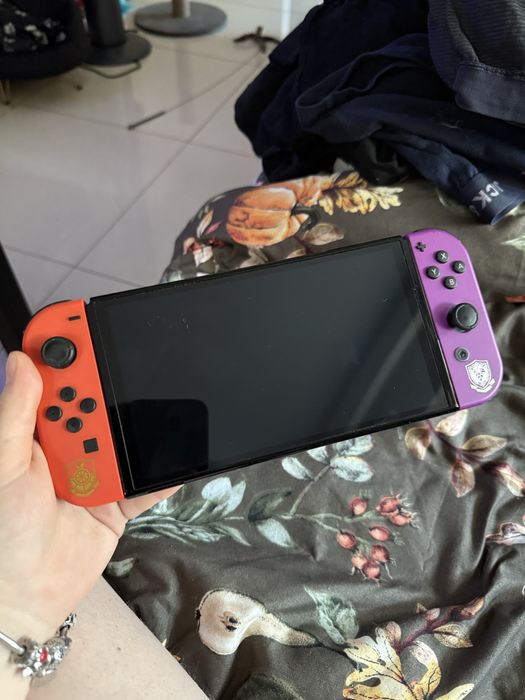 Nintendo Switch oled Pokemon Violet Edition