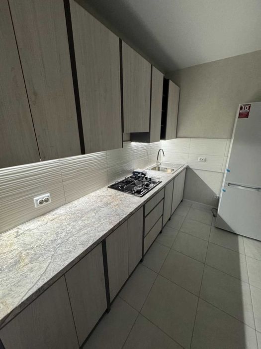 Продаж 2 к квартири новобудова якісний ремонт меблі техніка