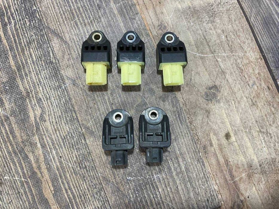 Датчик удару airbag Toyota Prius 30 2009-2015 89173--75010 / 89831--75020 / 89831--75010