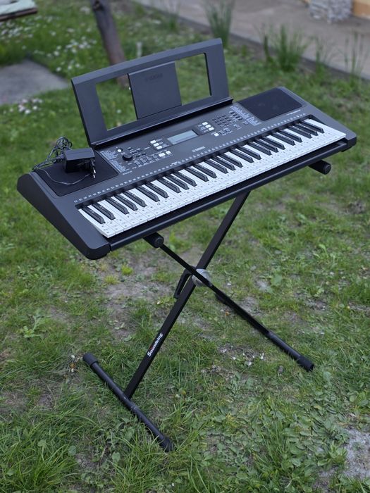 Синтезатор YAMAHA PSR-E363
Стійка до синтезатора у подарунок