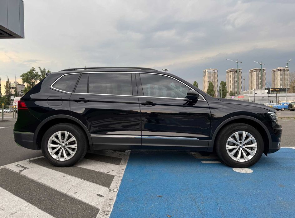 Volkswagen Tiguan 2018 2.0 чудовий стан