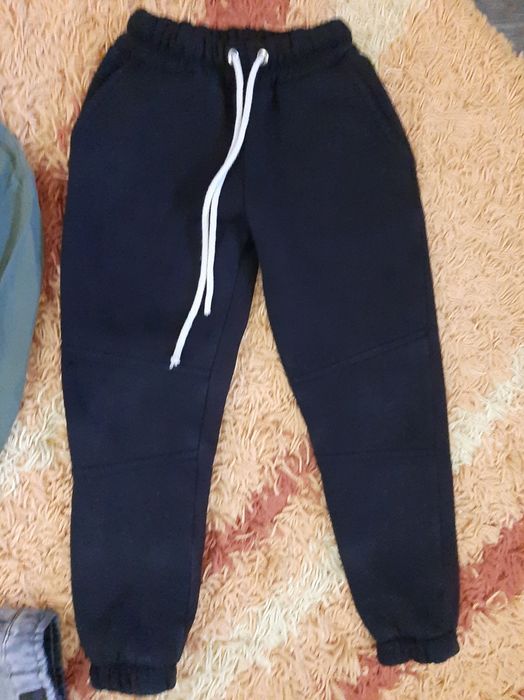 Одяг на хлопчика,дарую.