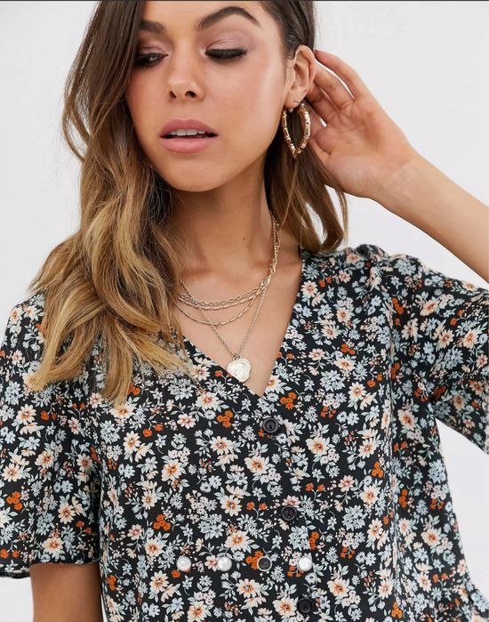 Топ з баскою на гудзиках New Look