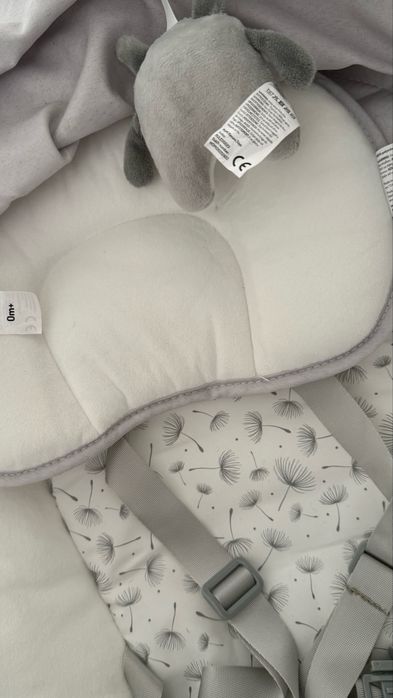 Momi заколисуючий центр