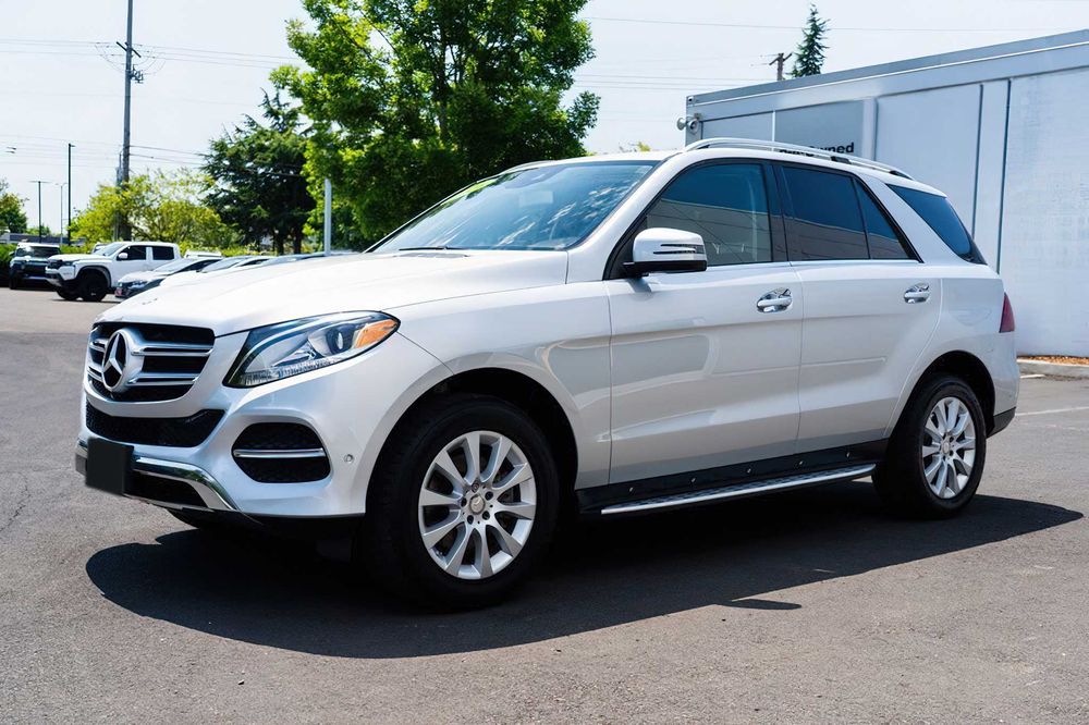 Mercedes-Benz GLE 300      2016