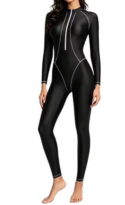 Czarny kombinezon jumpsuit do sportów wodnych z lycra ala latex