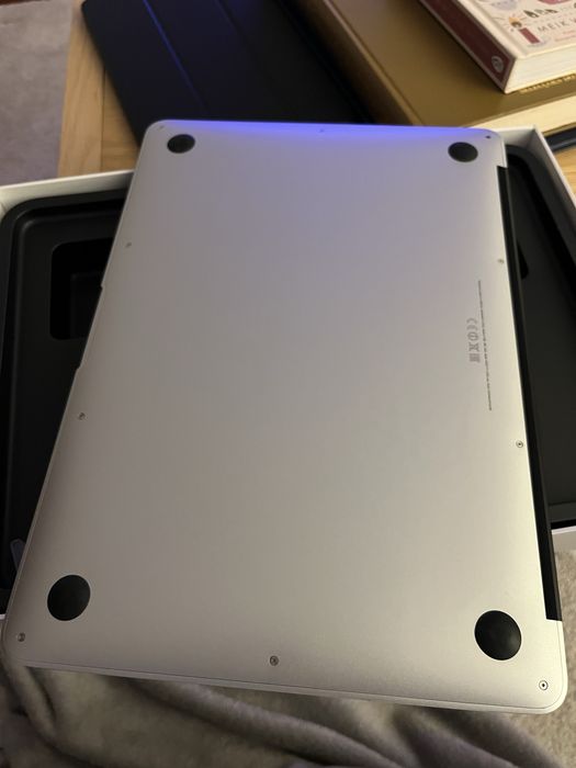 Macbook air 13” 8G 128G