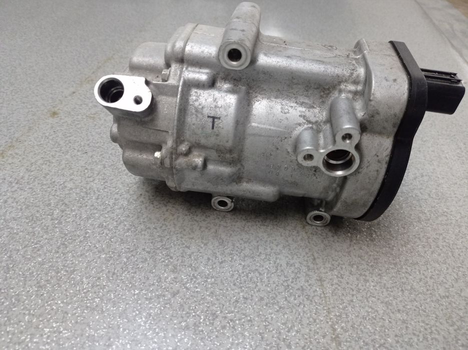 Toyota Rav 4 V50 hybrid компресор кондиціонера розборка 2019-2023 ориг