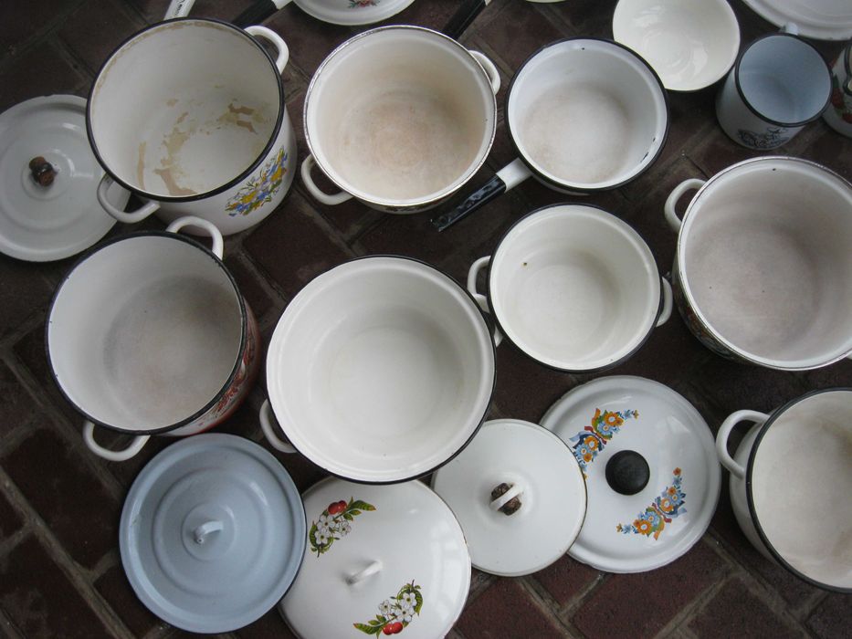 Продам кастрюли эмалированные