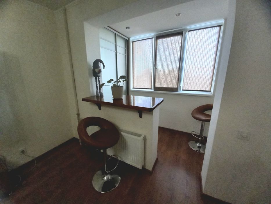 Апартаменти "Файна", центр, Митниця