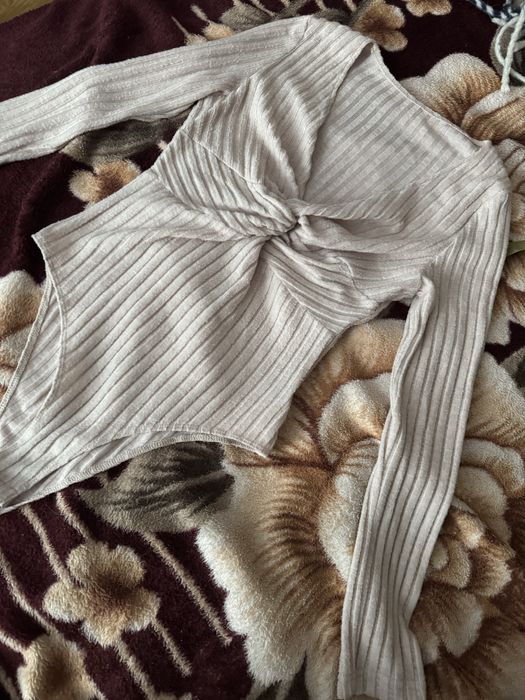 Боді бежевого кольору