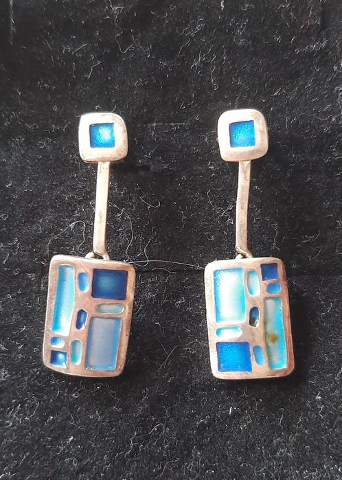 Vendo brincos em prata 925 e esmalte